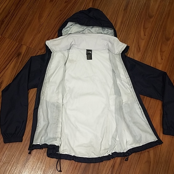 The North Face Windbreaker - Picture 6 of 6